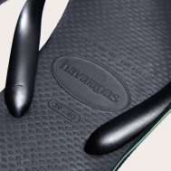 025319f193f8b5aa8839697650982645601c298e_CNM1828_4_black_havaianas_brazil_logo_flip_flops