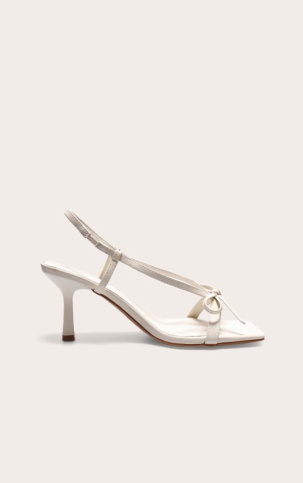 02b5b632f9e2081ca3b1b1cc3801b75d93fd8285_CNJ9396_1_cream_pu_square_toe_bow_sling_back_mid_heeled_sandals