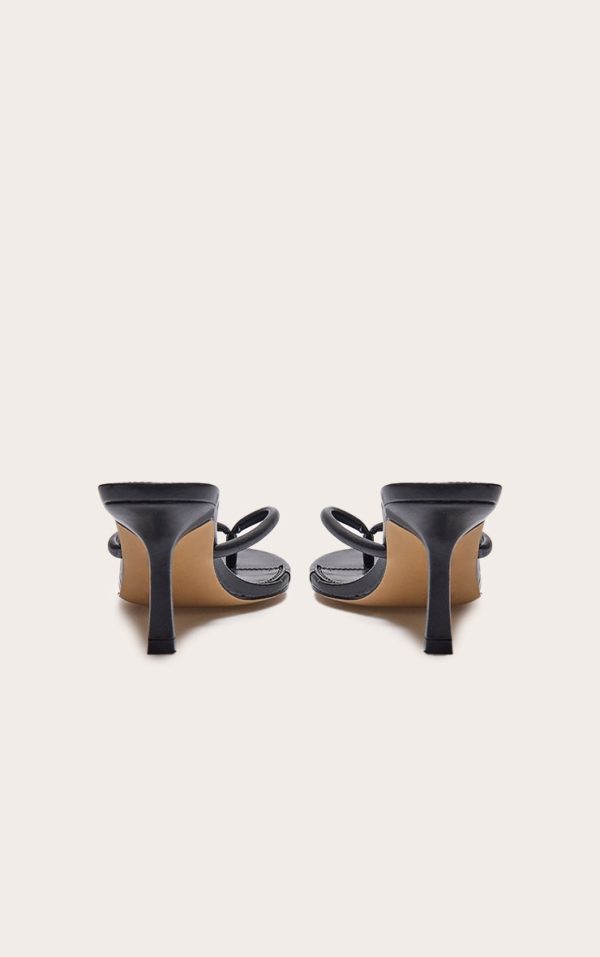 02fb6a22097dbea7f21f86565fc54eab9f64b530_CNK0118_3_black_pu_toe_thong_heeled_mules