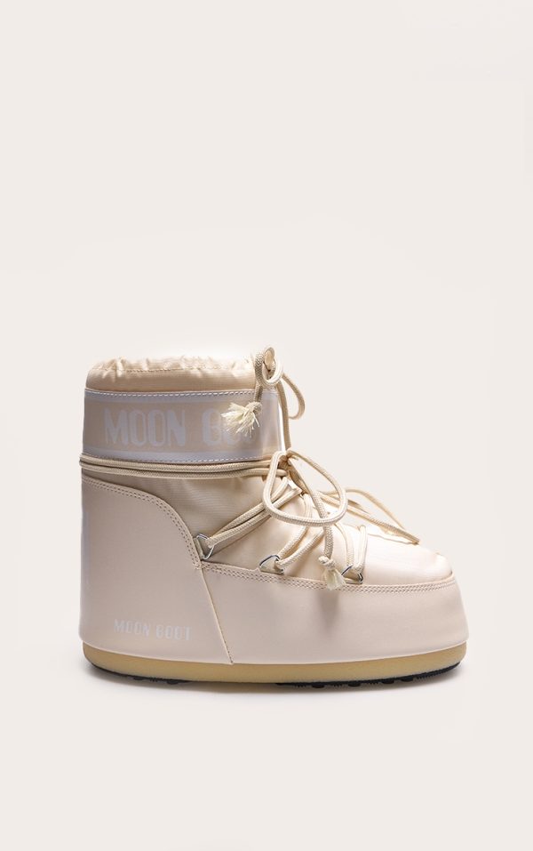 036f0c9c96f9b21db78a205013743c370afa4ada_CMR5975_1_moon_boot_cream_classic_low