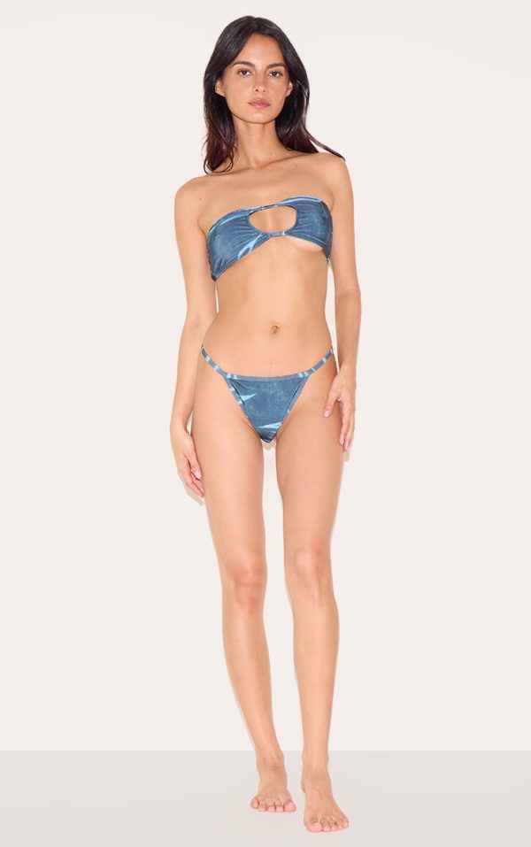 037648bbdb9570e6e2836e3d8d872f35bb361225_CNL0880_3_blue_abstract_print_cheeky_bikini_bottoms-1