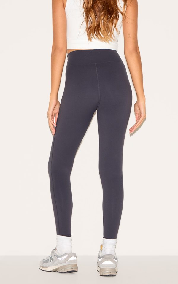 0386e9ca86b7dcb5903bc133f3b3624f24d4754d_CNL5089_3_charcoal_sculpt_twist_front_gym_leggings