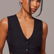 06ee835b1a953ebff85846055f84fa0d37e1d510_CNH4888_4_black_tailored_cropped_seam_detail_waistcoat