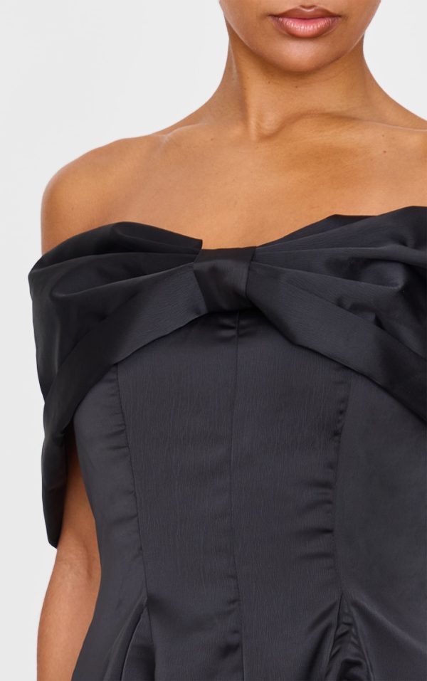 0735c3c5109fb74a81bd3c7d56741c1496af40ef_CNK4545_4_premium_black_satin_extreme_bow_detail_playsuit