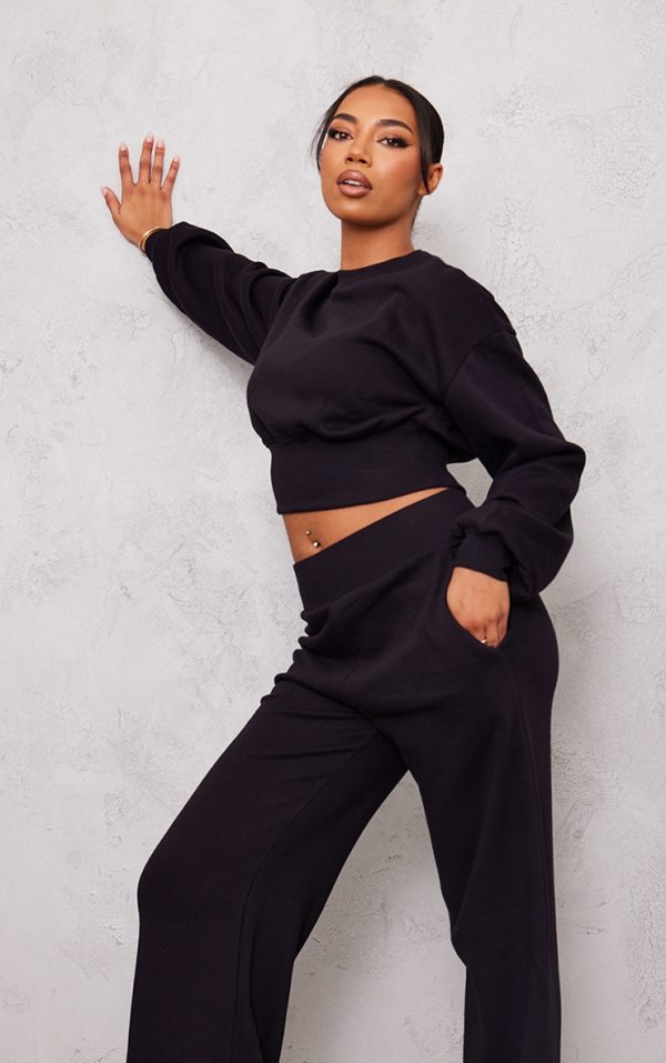 09cf1579f7d0922c15e475d203291b0c8c8477ee_CNG6014_1_tall_black_cropped_oversized_sweatshirt