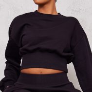 0a157b1f33af0f979c27b2fc98eb3085f9afca0b_CNG6014_4_tall_black_cropped_oversized_sweatshirt