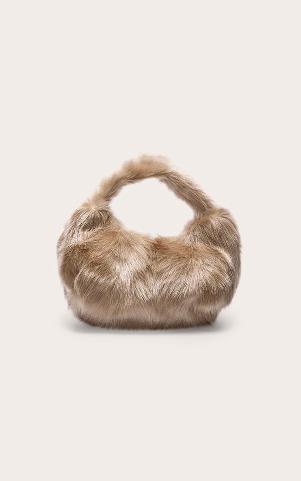 0a21e55767d09968ed7ac9d89df053181da6adaf_CNJ9692_1_plt_label_cream_faux_fur_hand_bag