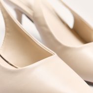 0d60585b6b23cb78bdeb50136ea57a7cda5a7678_CNL6317_4_cream_pu_point_toe_sling_back_mid_heeled_courts