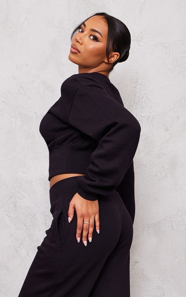 14fcd81831d51d439f6d87a23ce3d5432078c326_CNG6014_2_tall_black_cropped_oversized_sweatshirt