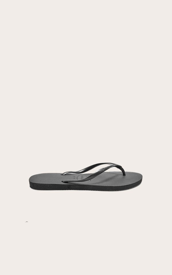 174d3d833b5a67697ecff0eeea22de6df0aa53eb_CMW1634_1_black_havaianas_slim