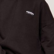 18593086168d53ef20cf55cad4c898cddb66f517_CNG1276_4_black_badge_detail_oversized_hoodie
