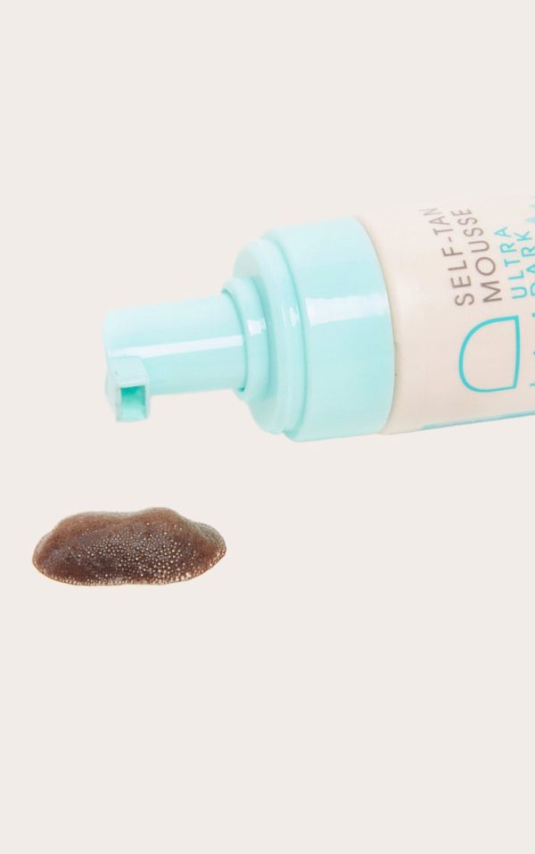 18fe58c352babe2d523f9e68b33a2ef3f04ff5c7_CMK3223_3_sunkissed_self_tan_mousse_ultra_dark_200ml