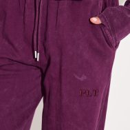 1a63361bc150aae1c0c68bc66dcc3fe740f0f875_CNL8058_4_prettylittlething_plum_washed_low_rise_oversized_wide_leg_joggers