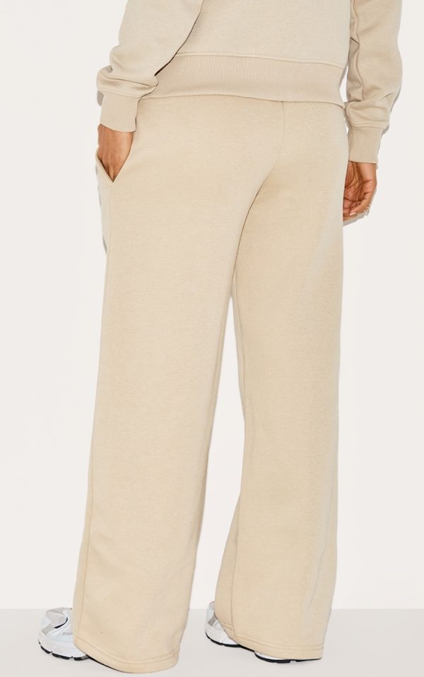 244c2ae25d327525b5b4a0b41e7d8a1187d68b93_CNG0329_3_petite_pebble_seam_detail_straight_leg_joggers
