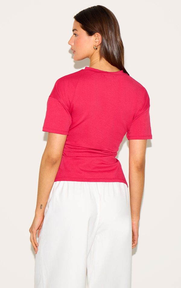 248f2ce1702e03ecb8374479ac541bfdefce133c_CNN1210_2_red_trim_detail_asymmetric_hem_t_shirt