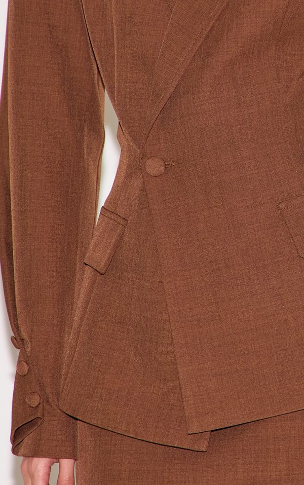 2643f8ca9ff09364cd85e5c3d16bf39727c81d9a_CNM1773_4_clay_woven_cinched_waist_fitted_blazer
