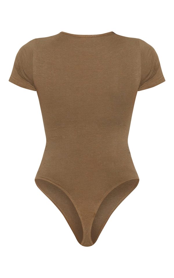 27488b254e26dd207e83617434077c84319e7210_CNF2380_6_prettylittlething_logo_sage_khaki_short_sleeve_bodysuit
