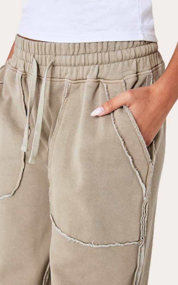 2ad8e188d7e90723ace1e75ca3e1f42ade91e608_CNL4114_4_stone_washed_raw_edge_drawcord_wide_leg_joggers