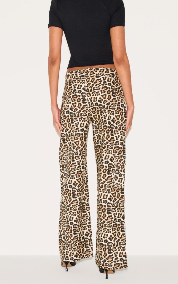 3232c09da4b2322952c3c41906a4ec096cbf9f2b_CNI8972_3_leopard_printed_cargo_trousers