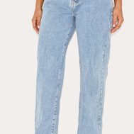 332cfdddd4642a690fdcede8364fe08a054c3bb6_CNE7314_2_petite_light_blue_wash_denim_straight_leg_jeans