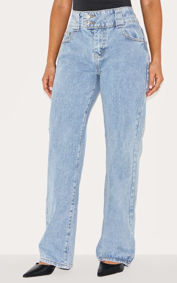 332cfdddd4642a690fdcede8364fe08a054c3bb6_CNE7314_2_petite_light_blue_wash_denim_straight_leg_jeans