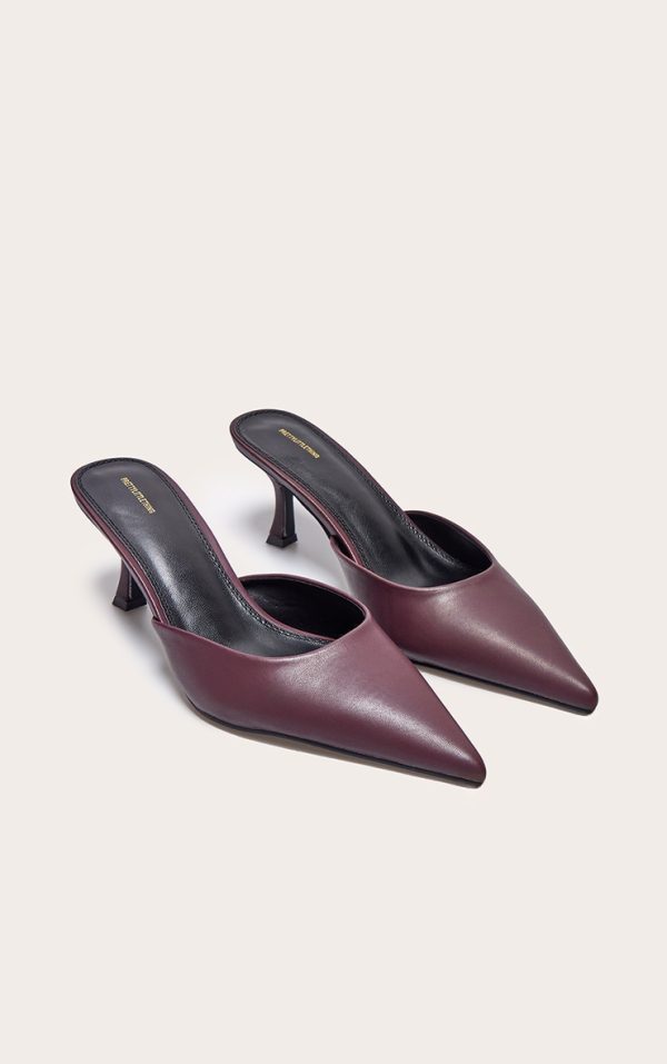 355d9c01658cb2974e0f11b073d3902a66815d29_CNJ8461_2_burgundy_pu_point_toe_mid_heeled_mules