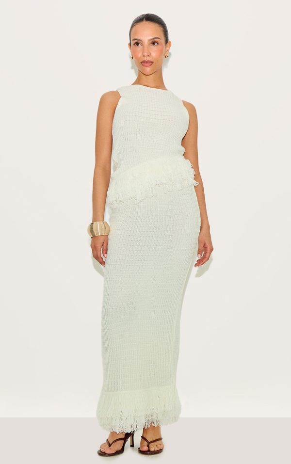 359ad916e2e0502eab5bb66f338afe05a372d706_CNN2570_3_petite_cream_fringe_edge_sleeveless_knit_top