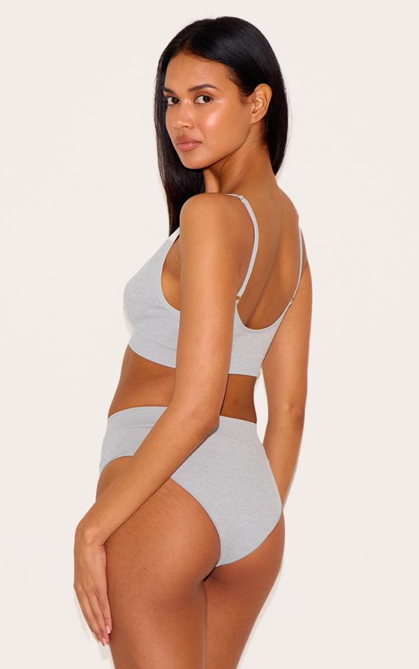 37f923e4a8f23debb3f0e537901938db39d3debd_CNL0785_2_prettylittlething_grey_ribbed_seamless_knickers