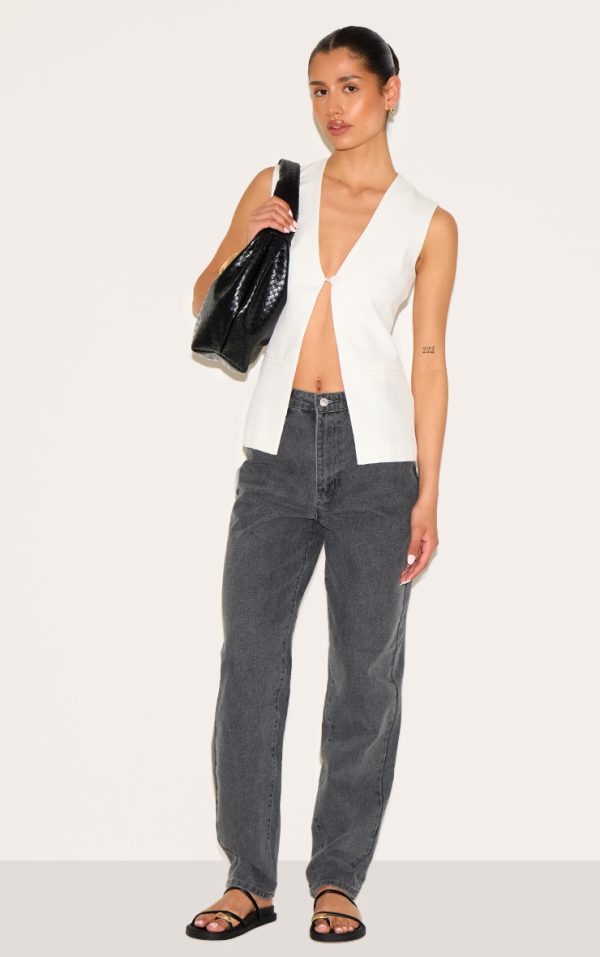 387f6d47c5e327e7e760d4e8c292f10336acc420_CNM1101_3_tall_white_longline_sleeveless_waistcoat