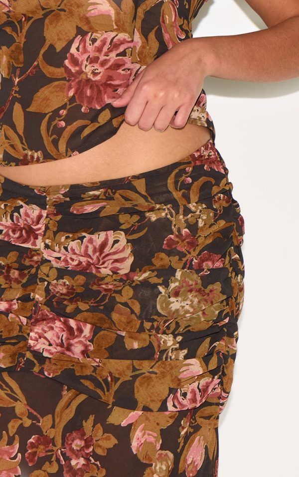 3bf8875f6ac212d0ed7d87c3bcb2c54db96aebee_CNM4474_4_plus_black_floral_printed_chiffon_ruched_detail_maxi_skirt