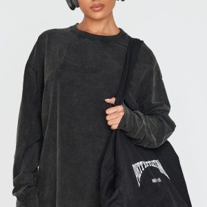 PRETTYLITTLETHING Black Embossed Logo Washed Long Sleeve T-shirt