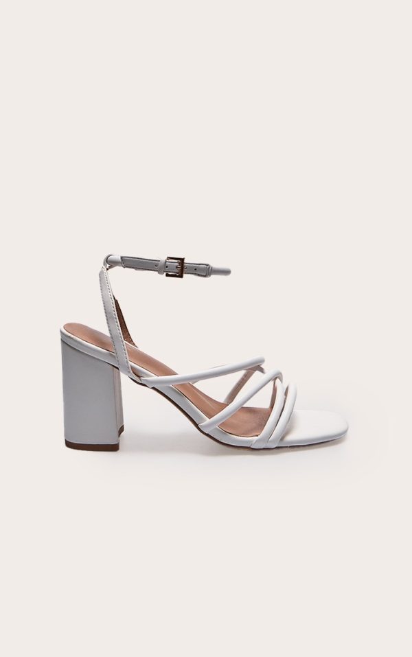 3f560a233f8dfa42cd18974e6b7e10737d373a39_CNH3754_1_white_pu_round_toe_multi_strap_block_heeled_sandals