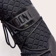 3fb7eedcbd637e077134e9fcd2efb2f7ce29d6b7_CNI9161_4_moon_boot_black_icon_quilt_boots