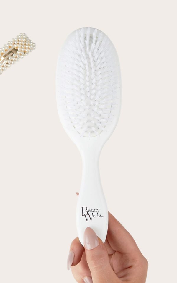 40b8bad3fd68010d5839cc8607ed6b92cf32574d_CMR3993_2_beauty_works_vegan_bristle_brush