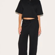 45ef7047b1b31a910077f102d3c762136d0e9c02_CNM4677_3_black_boxy_collar_detail_cropped_sweatshirt