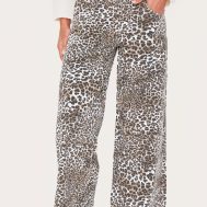 45f3554b9f1ebe04129f58eb09965f7790a19e7b_CNL0364_2_leopard_print_high_waist_wide_leg_jeans