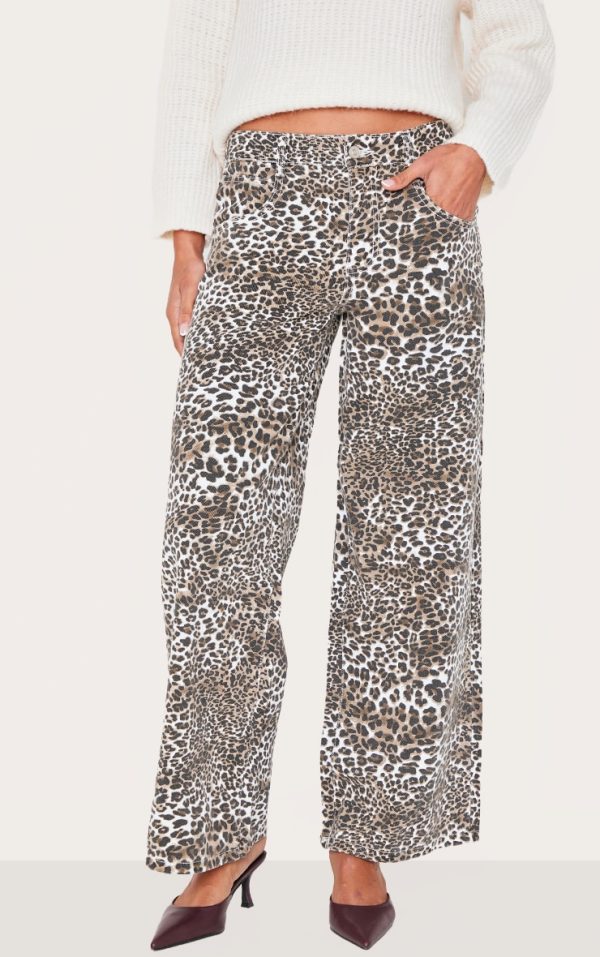 45f3554b9f1ebe04129f58eb09965f7790a19e7b_CNL0364_2_leopard_print_high_waist_wide_leg_jeans