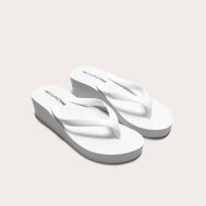 47ada9ab7d670eb268a79b4fa8bdf70546355421_CNB1950_2_white_round_toe_simple_platform_flip_flops