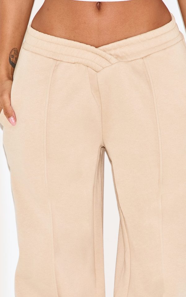 47c88922936f4e5c3c85c89d1942dc8f6be50681_CNM1971_4_shape_cream_v_waist_pin_tuck_wide_leg_joggers