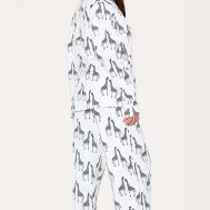4806d165c783e09d8eaad7ff34a2da760b0bdbe8_CNL9752_2_white_giraffe_print_jersey_piping_detail_long_pj_set