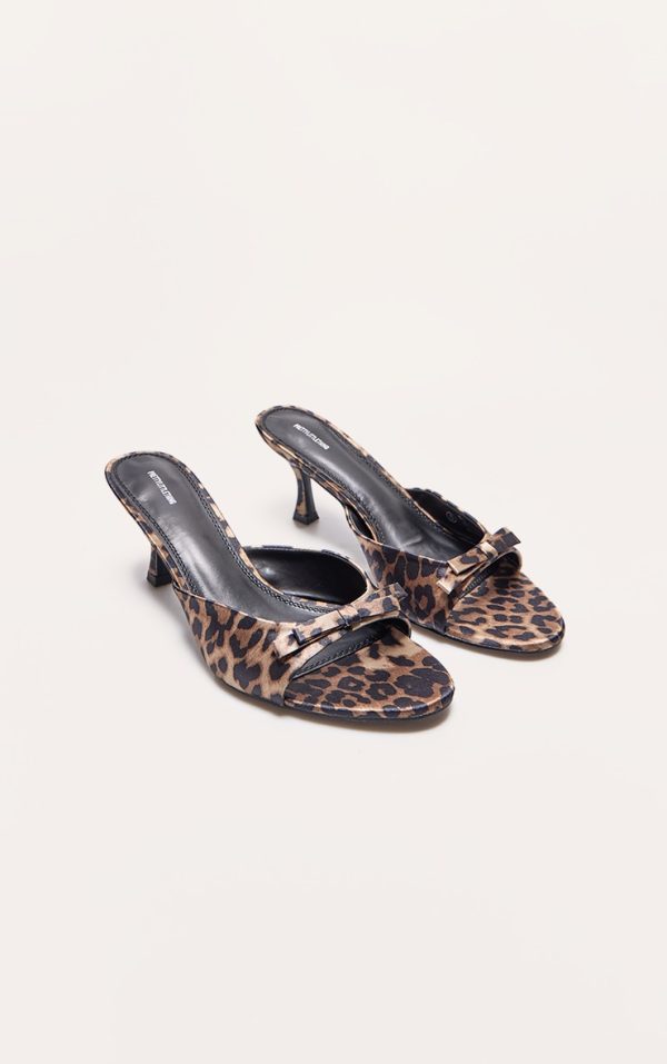 4e8e29932240078ca53863eb2d5444f8d0df7039_CNJ1583_2_leopard_bow_strap_low_heel_open_toe_mules