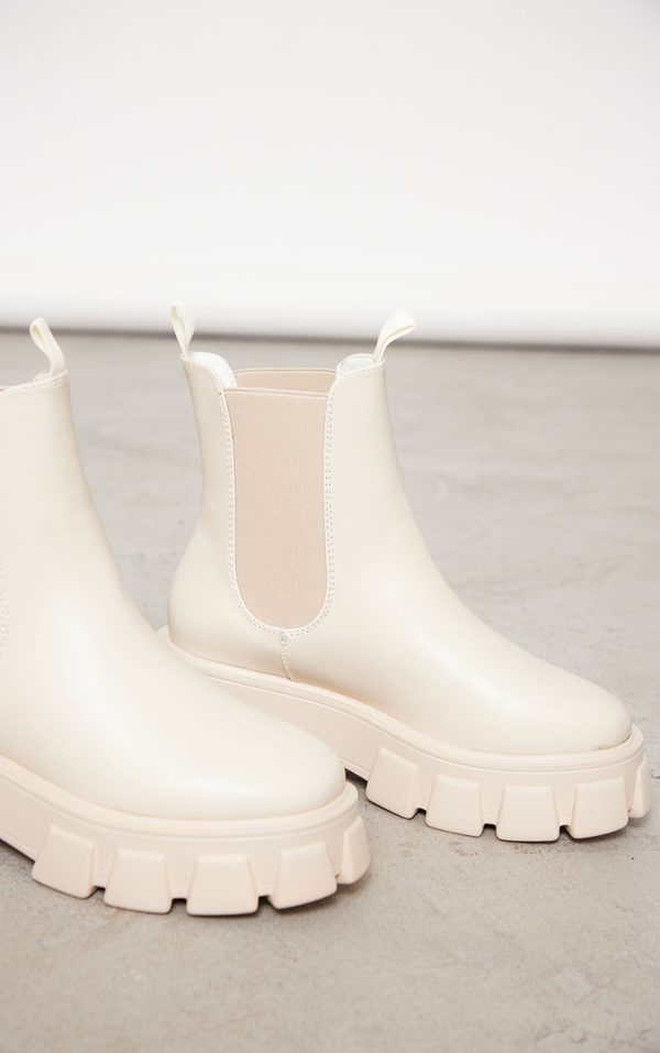 4ed4ce273d6918c0d828743e2c0709754f276a66_CMW8896_4_cream_chunky_extreme_cleated_chelsea_ankle_boots