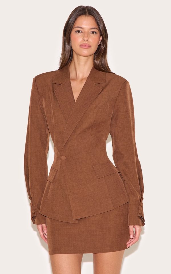 5665298b2379bf114d97c1f3b99cd7e616f3bbe6_CNM1773_1_clay_woven_cinched_waist_fitted_blazer