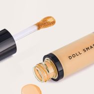5dbf996d8293cb78cb17b56c368664482392a187_CNM9785_4_doll_smash_ultimate_coverage_concealer_electric