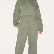 5ee05defcac371c54b64915de777d295c14af6f1_CNL7438_3_olive_premium_boxy_sweatshirt