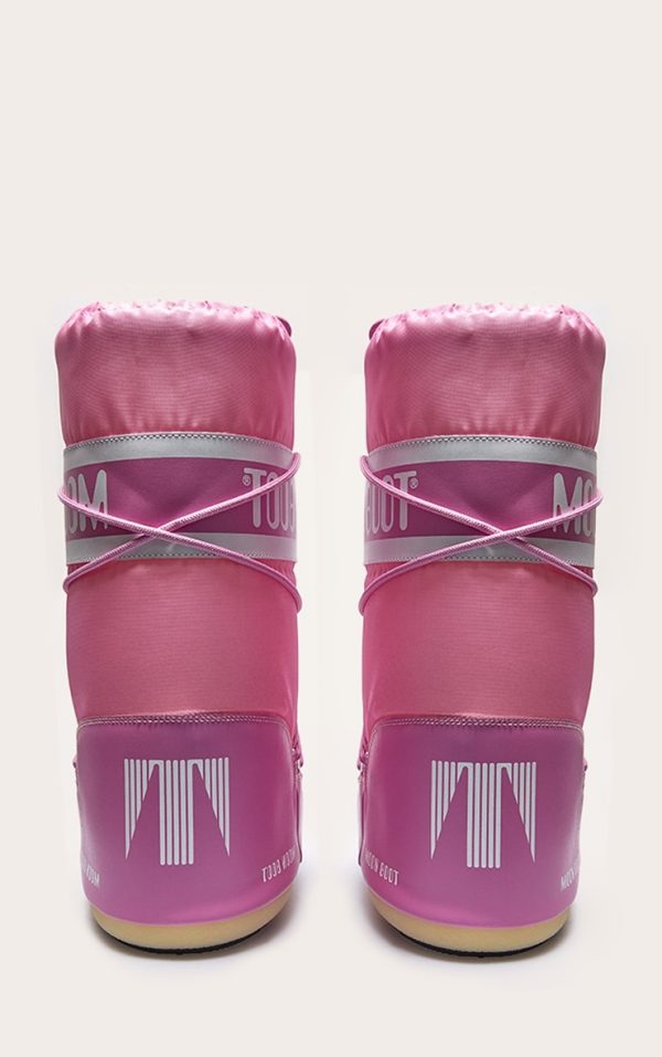 5ee8fd60facf66cabfba90b47f658505fe672ab4_CMR5978_3_moon_boot_pink_classic