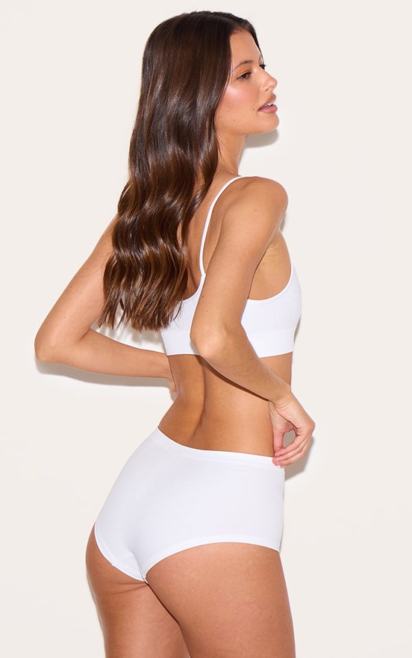 63088f570fa5d9c03324c905b79504e41009d4a6_CNK6345_2_prettylittlething_white_woven_badge_seamless_bralette