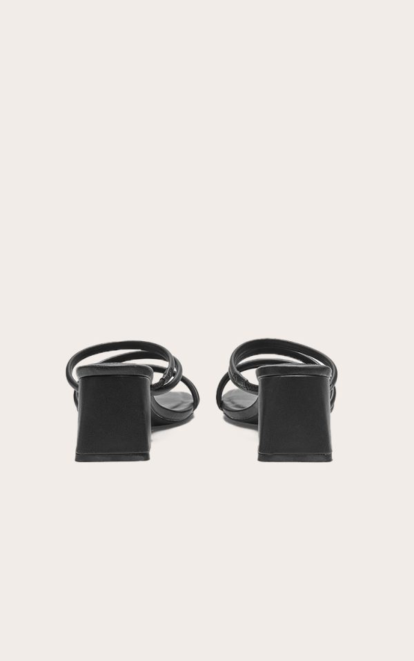 638af9e0975e21297a850e9a49ae231b8b10beaf_CNH1922_3_black_wide_fit_pu_square_toe_tube_strap_mid_block_heeled_sandals