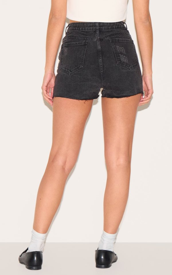65be0b05525d42349661fee5aa3c7dfa6504c22d_CMG9825_3_prettylittlething_washed_black_ripped_denim_mom_shorts-1