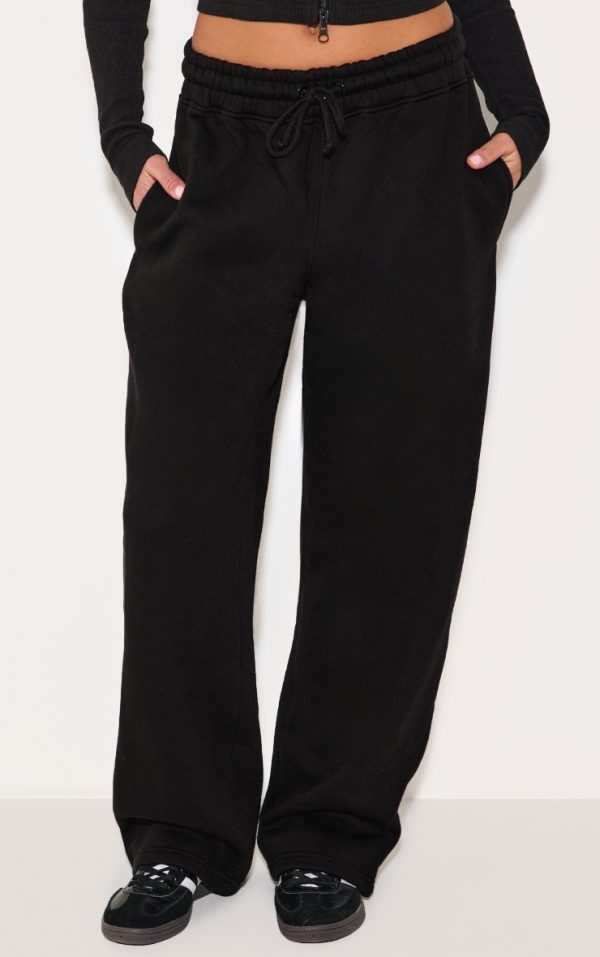 6cf7d68c3d43ffc456f31bd7acd4ee448d59f468_CNL9658_2_black_straight_leg_sweat_joggers-1
